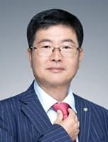 [기고] 귀엽다고 쓰다듬었다가 형사처벌?...아동 성추행, 법원 판단 기준은