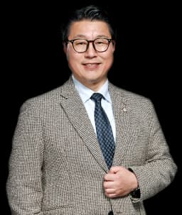 사건담당변호사 김국일